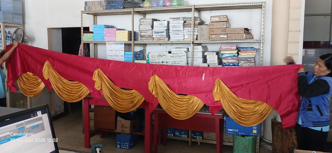 Dokumentasi Kain Dekorasi Pesta - Merah Maron Gold - 9m x 1m