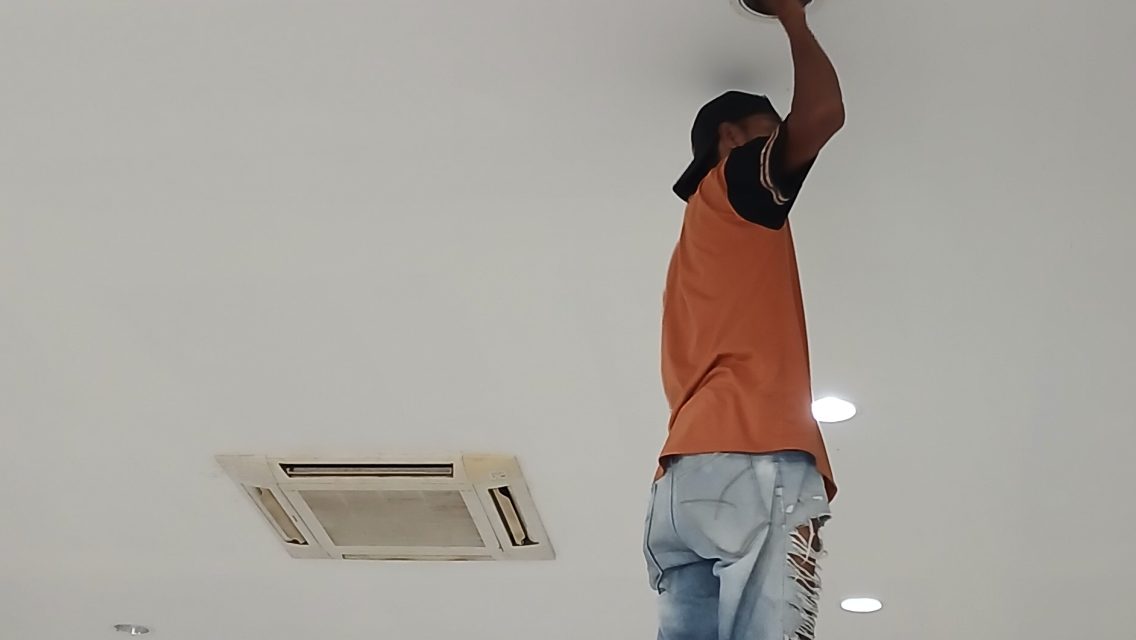 Dokumentasi Mengganti Balon Lampu di Ruang Sekami dan sekitarnya